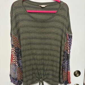 ALCHEMY THREAD WOMEN LIGHTWEIGHT OLIVE W/PATCHWORK SLEEVES PULLOVER. SZ. XL